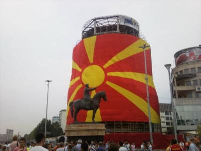 321342_10150789893385621_721058179_n